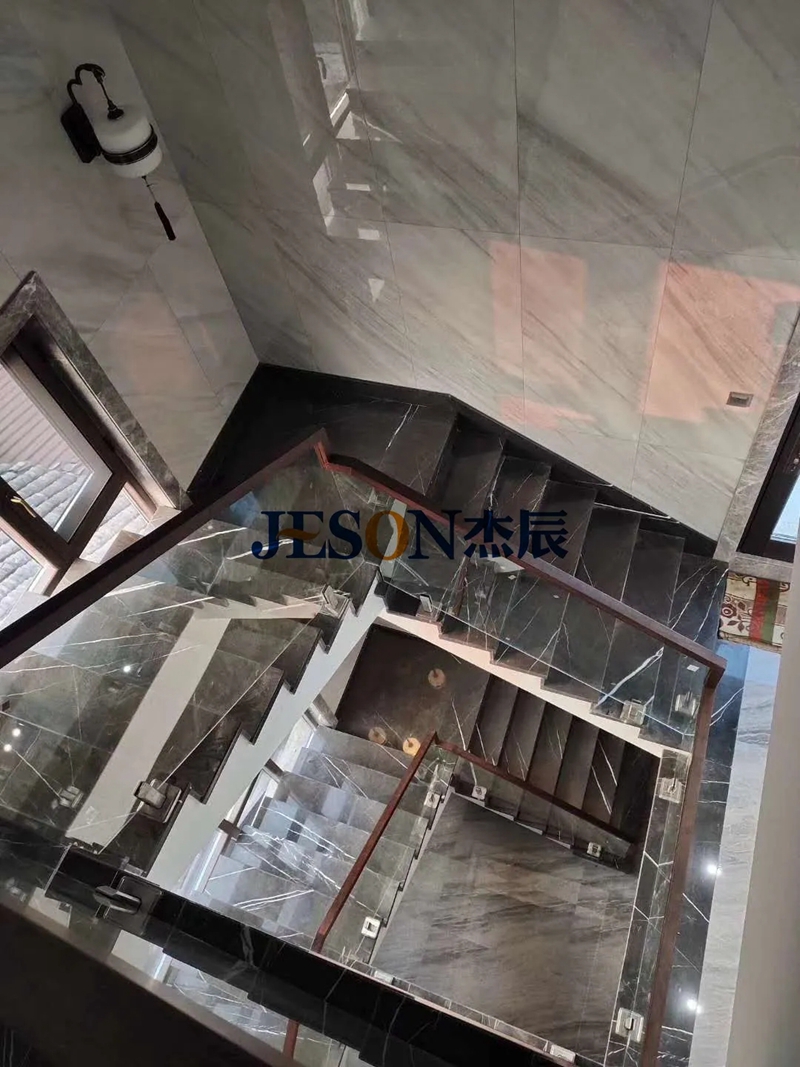 杰辰地腳 杰辰地腳