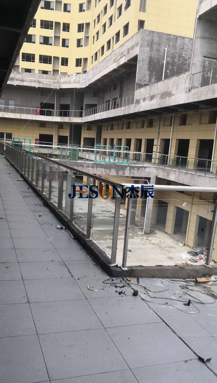 杰辰立柱 杰辰立柱