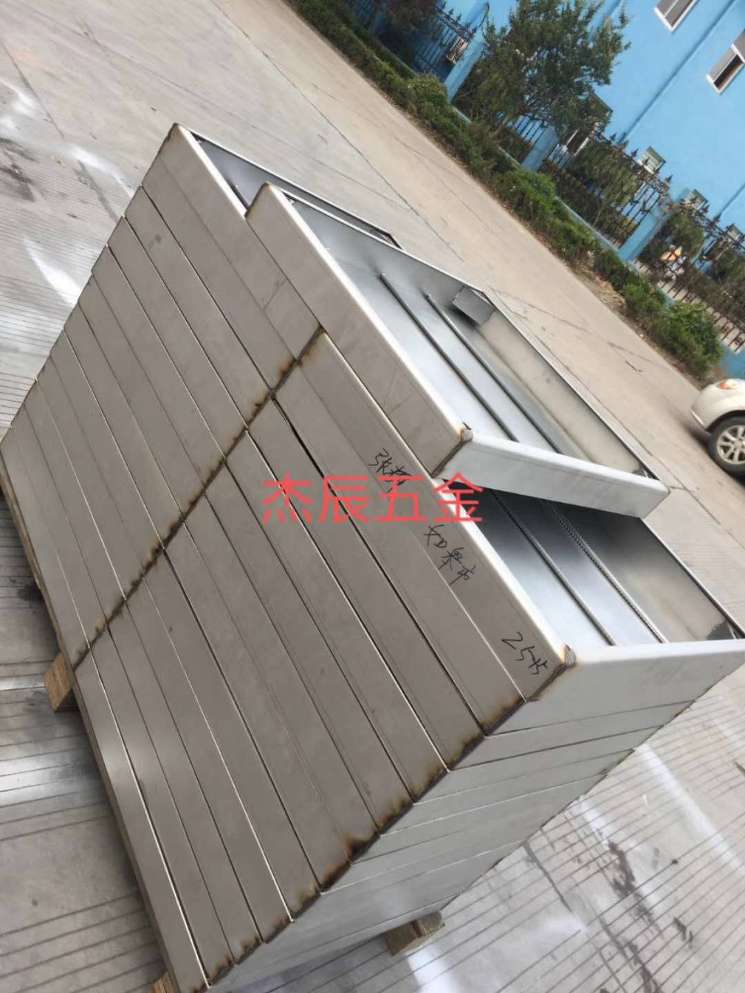 如果賣(mài)井蓋也能擺地?cái)們? /></a></dt>
             <dd><span><a href=